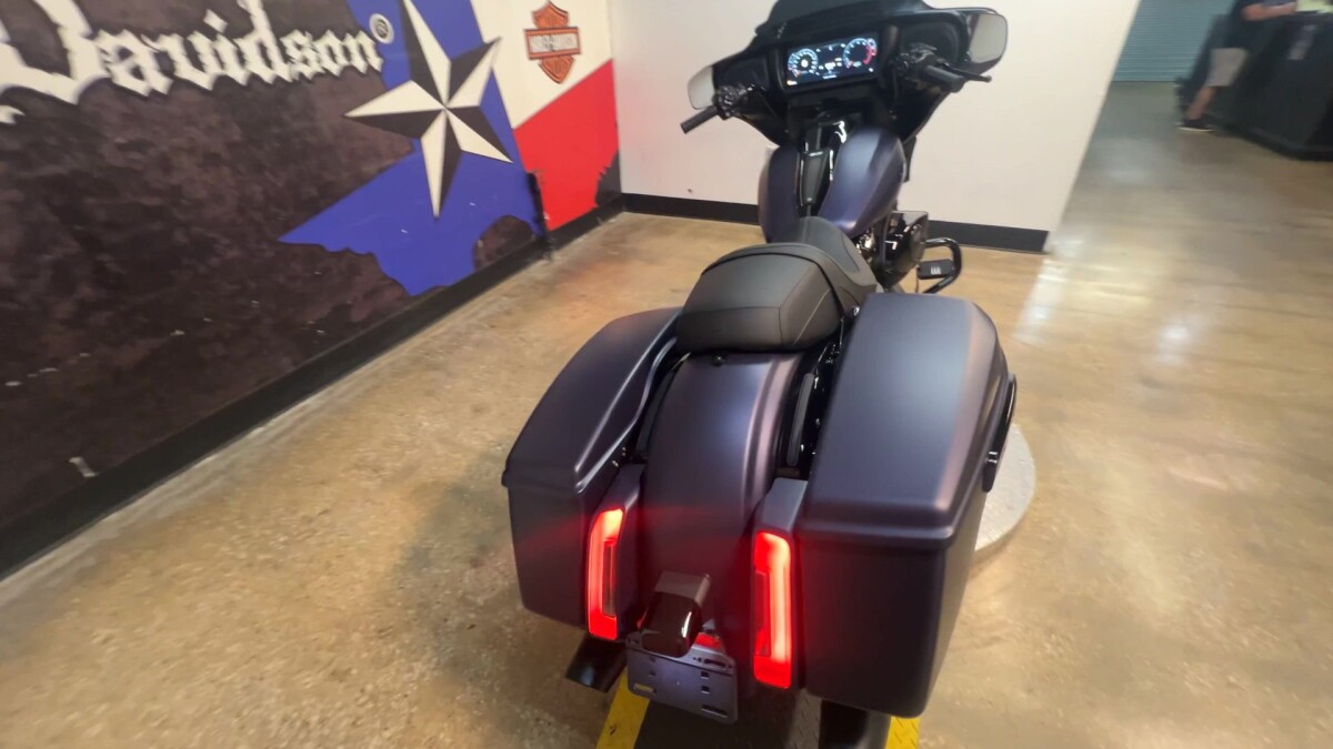 2025 Harley-Davidson Street Glide FLHX - Photo 3