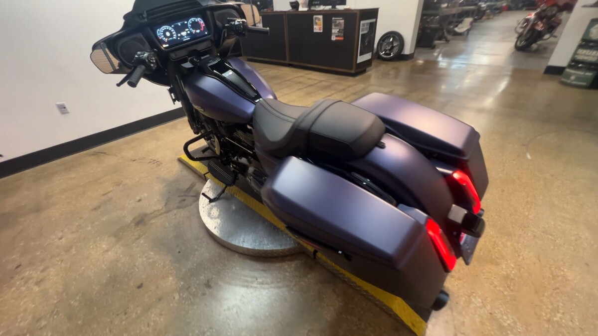 2025 Harley-Davidson Street Glide FLHX - Photo 2