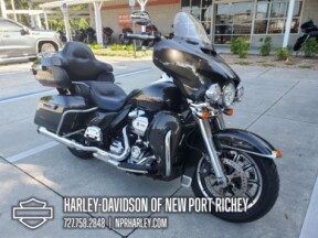 2019 Harley-Davidson<sup>®</sup> Ultra Limited Low thumb 2