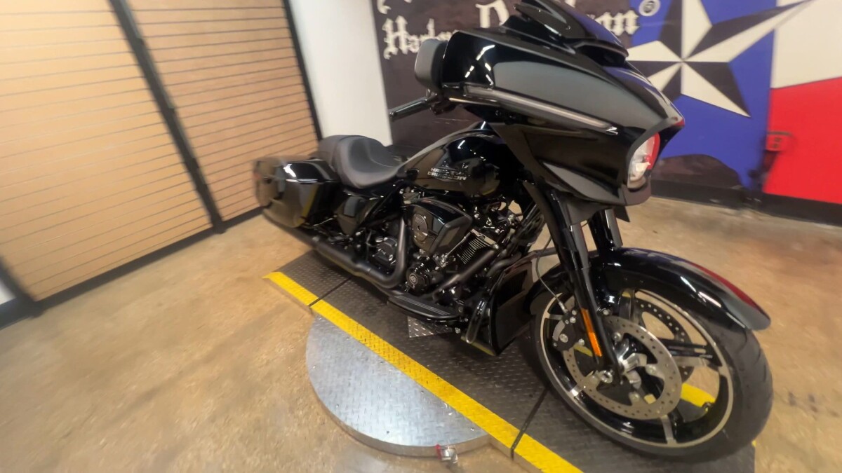 2025 Harley-Davidson Street Glide FLHX - Photo 6