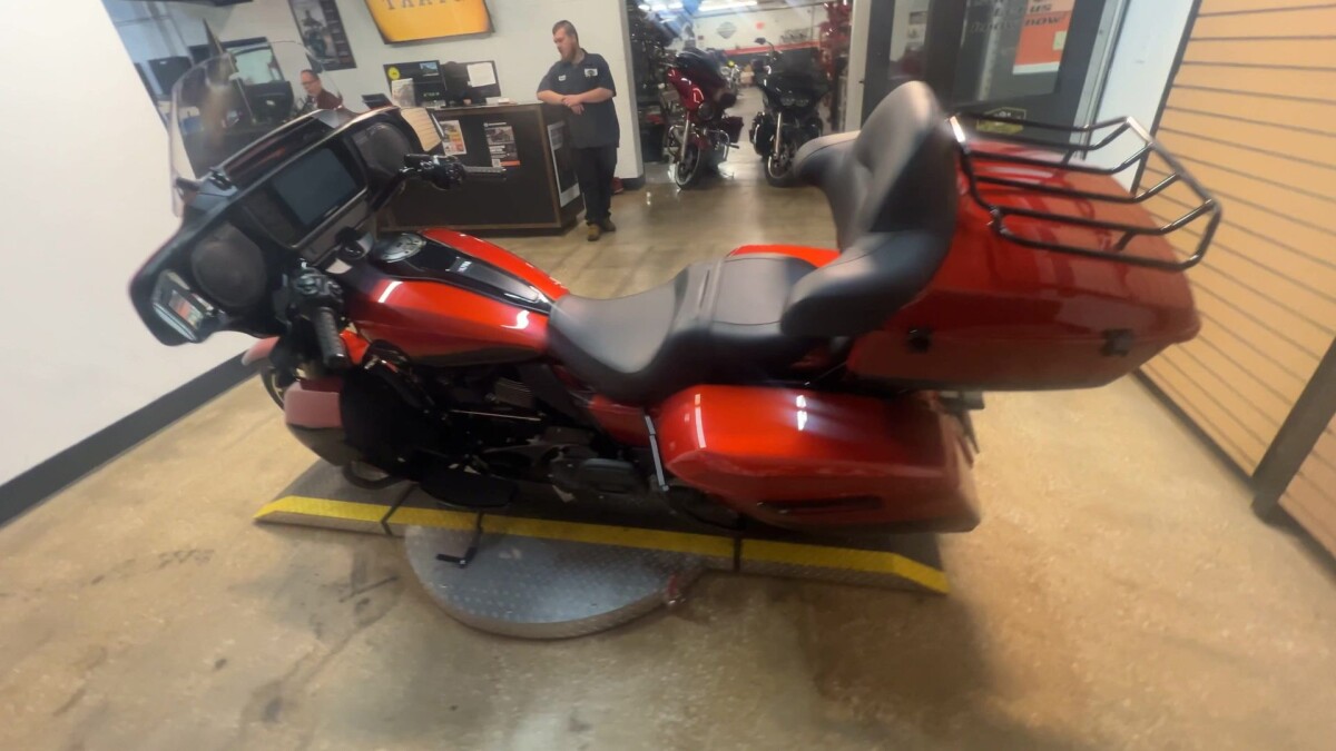 2025 Harley-Davidson Street Glide Ultra FLHXU - Photo 9