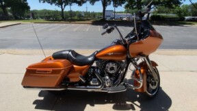 2015 Harley-Davidson<sup>®</sup> Road Glide<sup>®</sup> Special AMBER WHISKEY W/ PINSTRIPE thumb 0