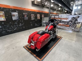 2023 Harley-Davidson<sup>®</sup> Road Glide<sup>®</sup> REDLINE RED thumb 2