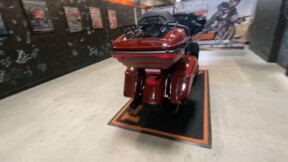 2024 Harley-Davidson<sup>®</sup> Ultra Limited RED ROCK/BLACK W/ PINSTRIPE thumb 1