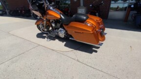 2015 Harley-Davidson<sup>®</sup> Road Glide<sup>®</sup> Special AMBER WHISKEY W/ PINSTRIPE thumb 3