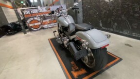 2024 Harley-Davidson<sup>®</sup> Fat Boy<sup>®</sup> 114 BILLIARD GRAY W/ PINSTRIPE thumb 2
