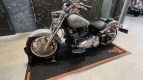 2024 Harley-Davidson<sup>®</sup> Fat Boy<sup>®</sup> 114 BILLIARD GRAY W/ PINSTRIPE thumb 1