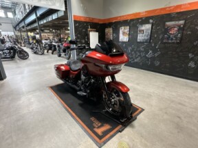 2025 Harley-Davidson<sup>®</sup> Road Glide® WHSKEY FIRSTORM thumb 2