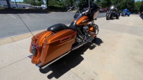 2015 Harley-Davidson<sup>®</sup> Road Glide<sup>®</sup> Special AMBER WHISKEY W/ PINSTRIPE thumb 1