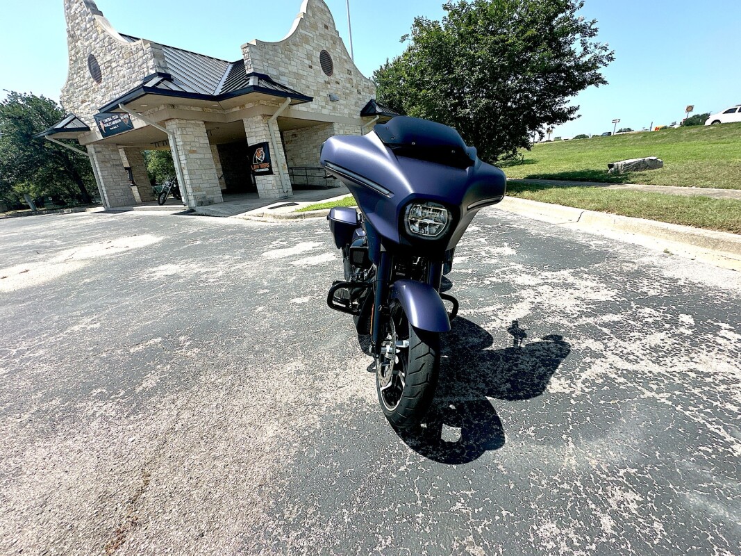 2025 Harley-Davidson Street Glide FLHX
 MSRP $29,999 - Photo 4