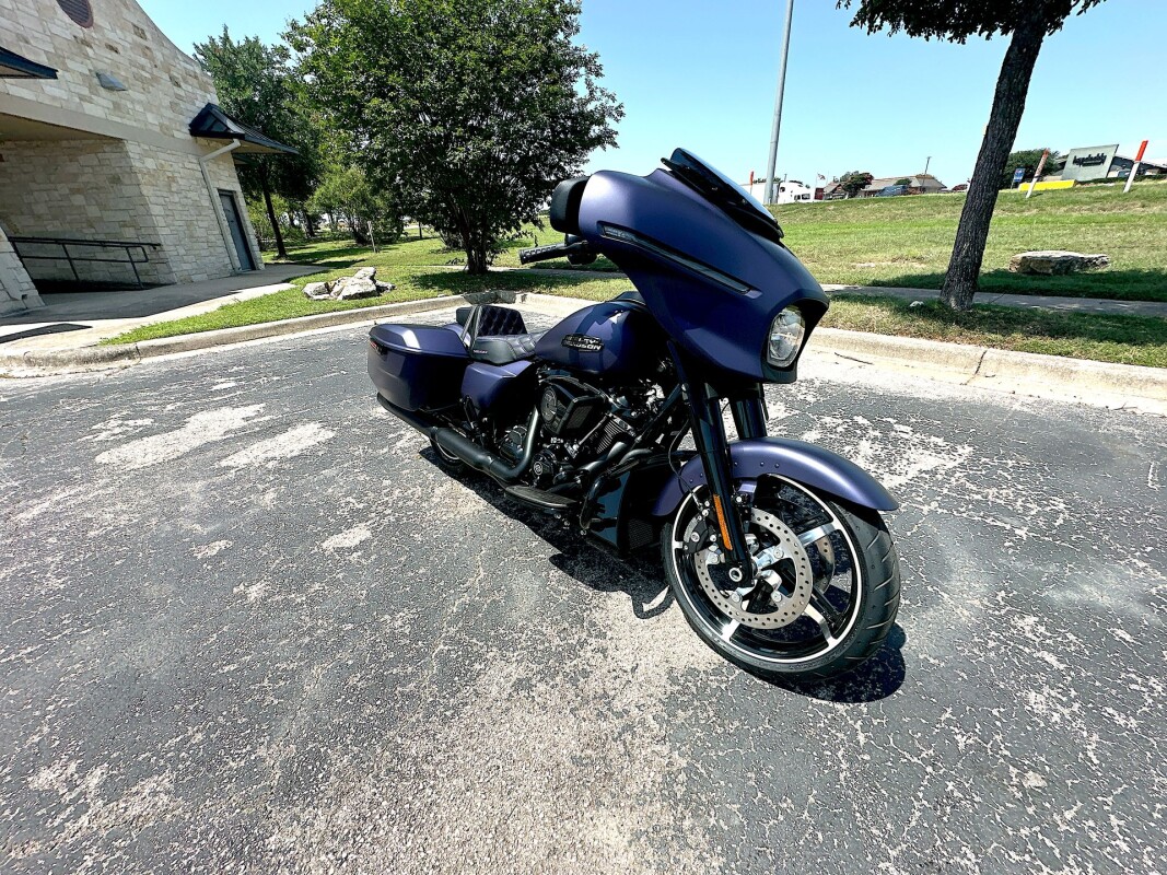 2025 Harley-Davidson Street Glide FLHX
 MSRP $29,999 - Photo 3