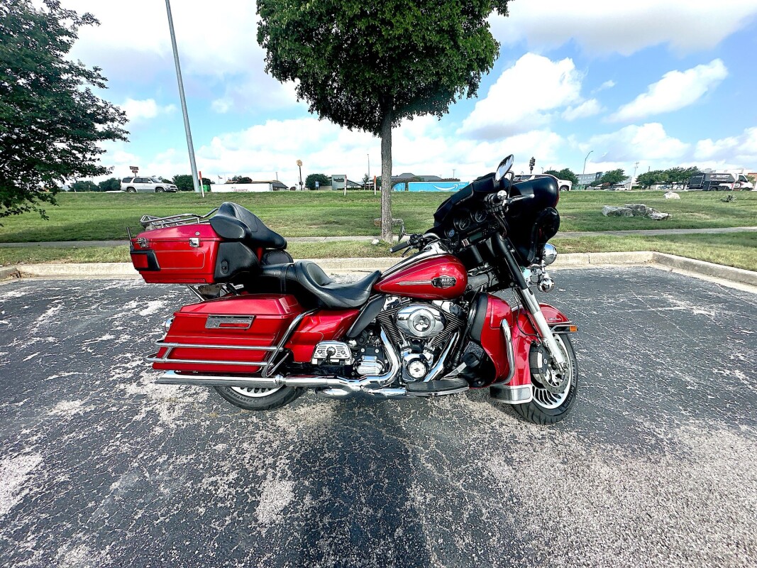 2013 Harley-Davidson Ultra Classic Electra Glide FLHTCU - Photo 2