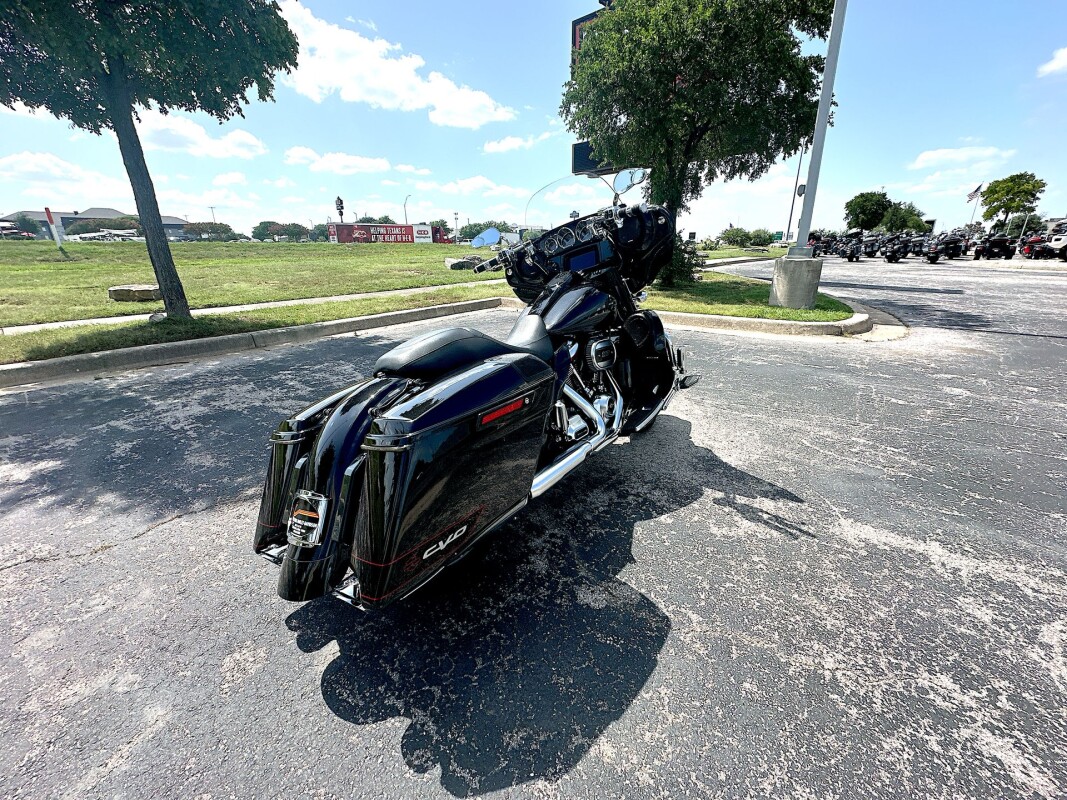 2020 Harley-Davidson CVO Street Glide FLHXSE - Photo 9