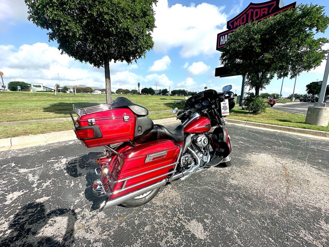 2013 Harley-Davidson Ultra Classic Electra Glide FLHTCU - Photo 9