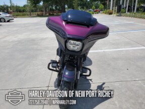 2025 Harley-Davidson<sup>®</sup> CVO™ Street Glide® thumb 3