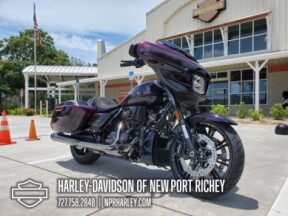 2025 Harley-Davidson<sup>®</sup> CVO™ Street Glide® thumb 2