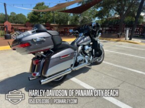 2014 Harley-Davidson<sup>®</sup> Electra Glide® Ultra Limited thumb 3