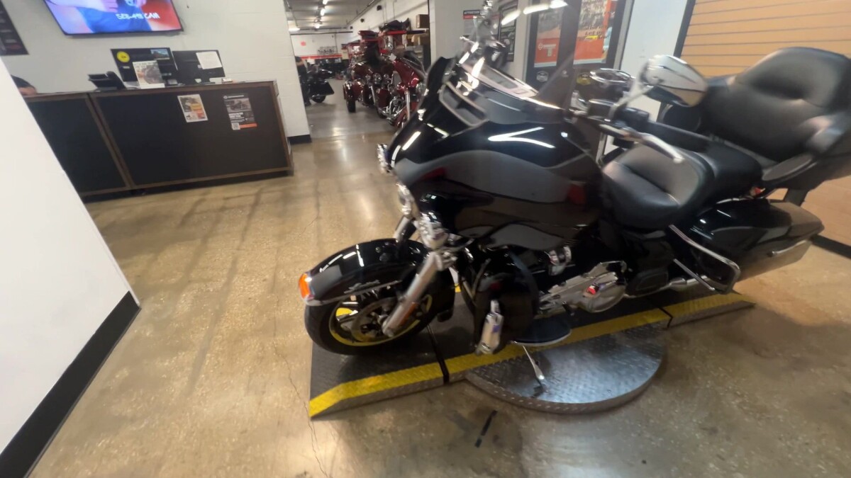 2018 Harley-Davidson Ultra Limited FLHTK - Photo 8