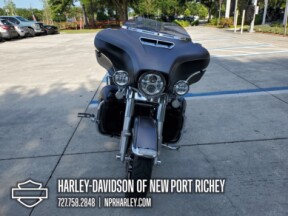 2017 Harley-Davidson<sup>®</sup> Ultra Limited thumb 3