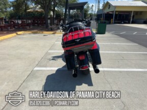 2014 Harley-Davidson<sup>®</sup> Electra Glide<sup>®</sup> Ultra Classic® thumb 2