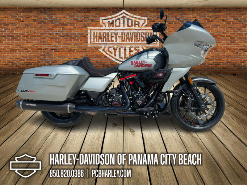 2025 Harley-Davidson<sup>®</sup> CVO™ Road Glide® ST