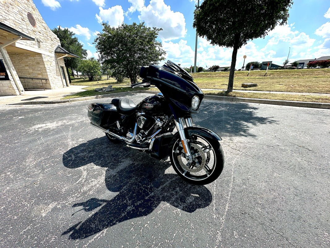 2024 Harley-Davidson Street Glide FLHX - Photo 3