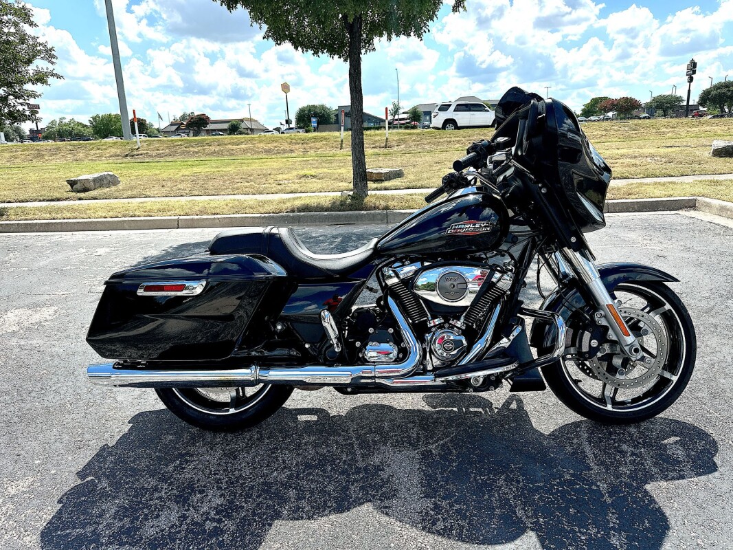 2024 Harley-Davidson Street Glide FLHX