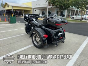 2020 Harley-Davidson<sup>®</sup> Tri Glide® Ultra thumb 1