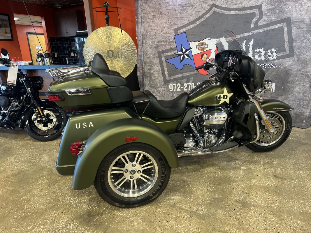 2022 Harley-Davidson Tri Glide Ultra FLHTCUTG