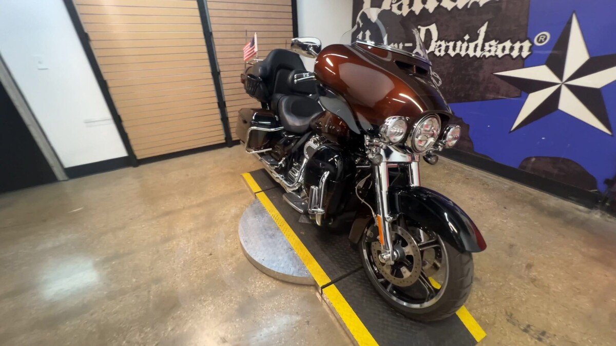 2019 Harley-Davidson CVO Limited FLHTKSE - Photo 6