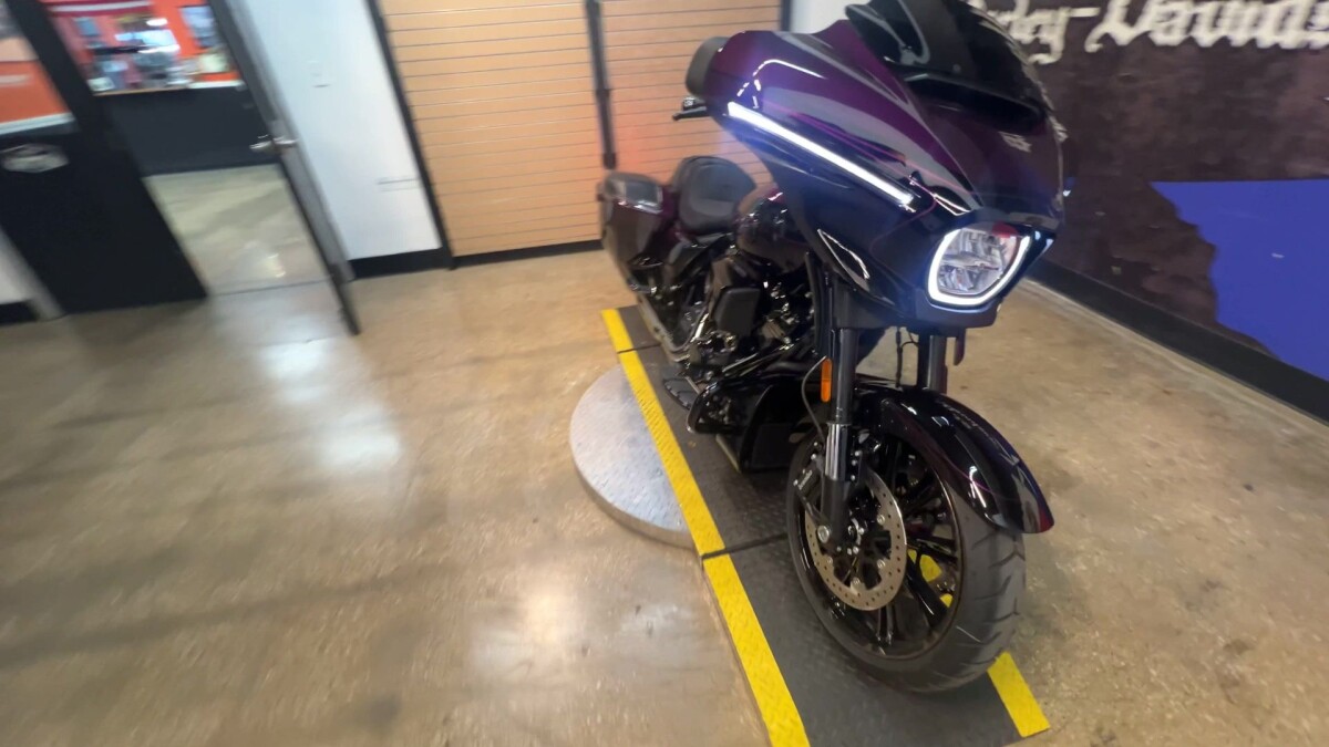 2025 Harley-Davidson CVO Street Glide FLHXSE - Photo 6