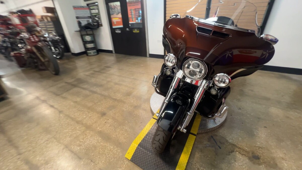 2019 Harley-Davidson CVO Limited FLHTKSE - Photo 7