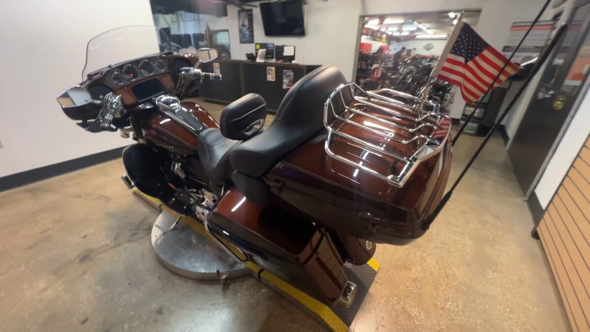 2019 Harley-Davidson CVO Limited FLHTKSE - Photo 2