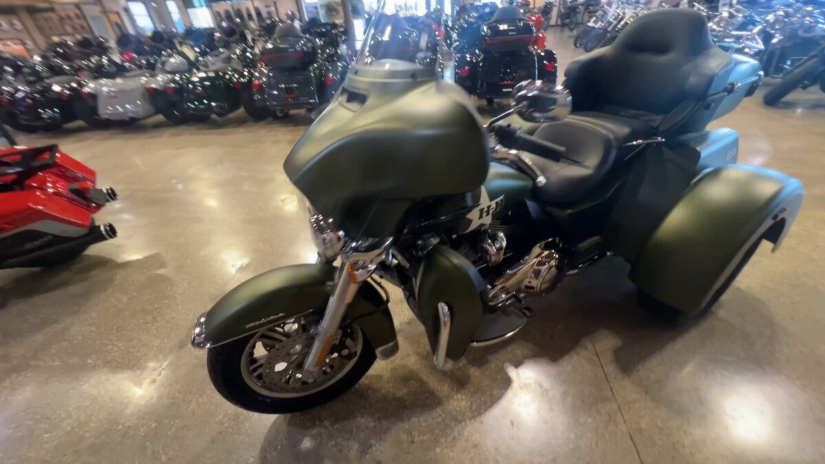 2022 Harley-Davidson Tri Glide Ultra FLHTCUTG - Photo 8