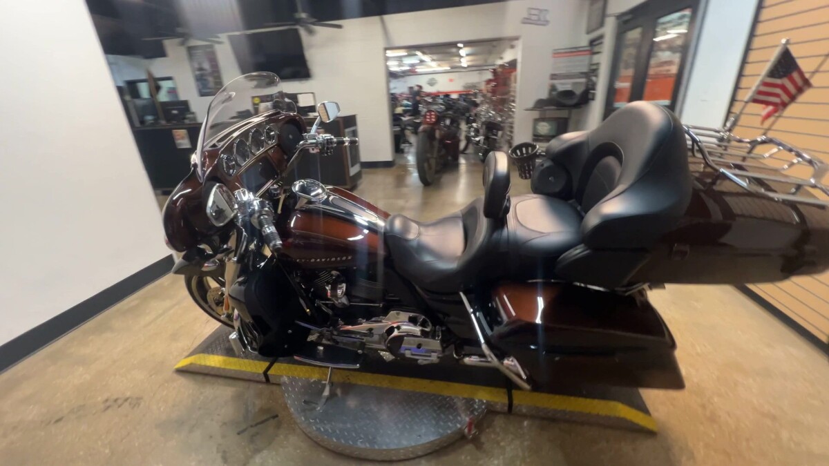 2019 Harley-Davidson CVO Limited FLHTKSE - Photo 9