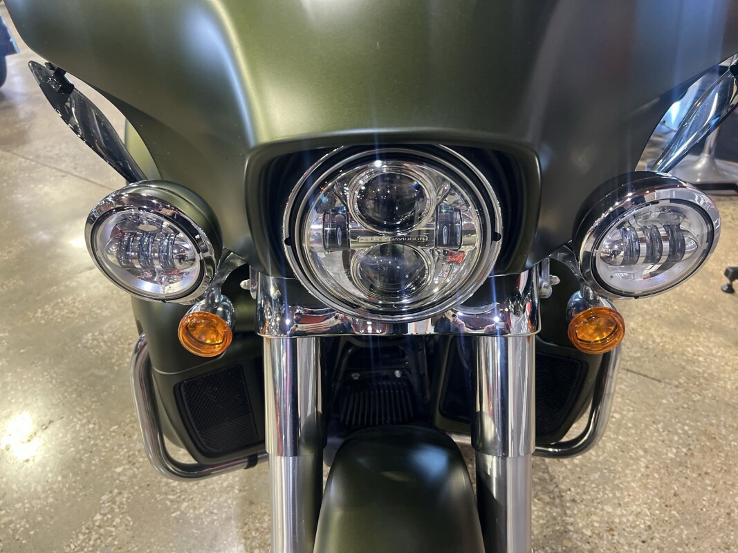 2022 Harley-Davidson Tri Glide Ultra FLHTCUTG - Photo 10