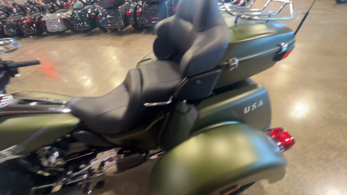 2022 Harley-Davidson Tri Glide Ultra FLHTCUTG - Photo 9