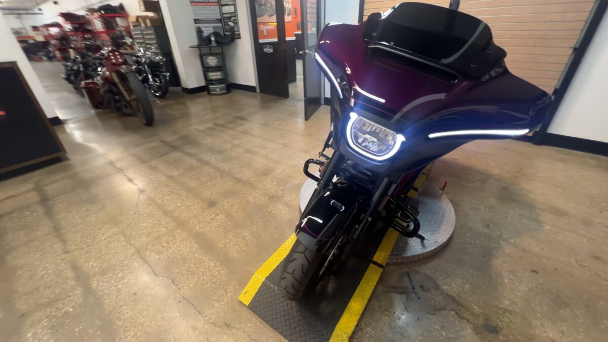 2025 Harley-Davidson CVO Street Glide FLHXSE - Photo 7