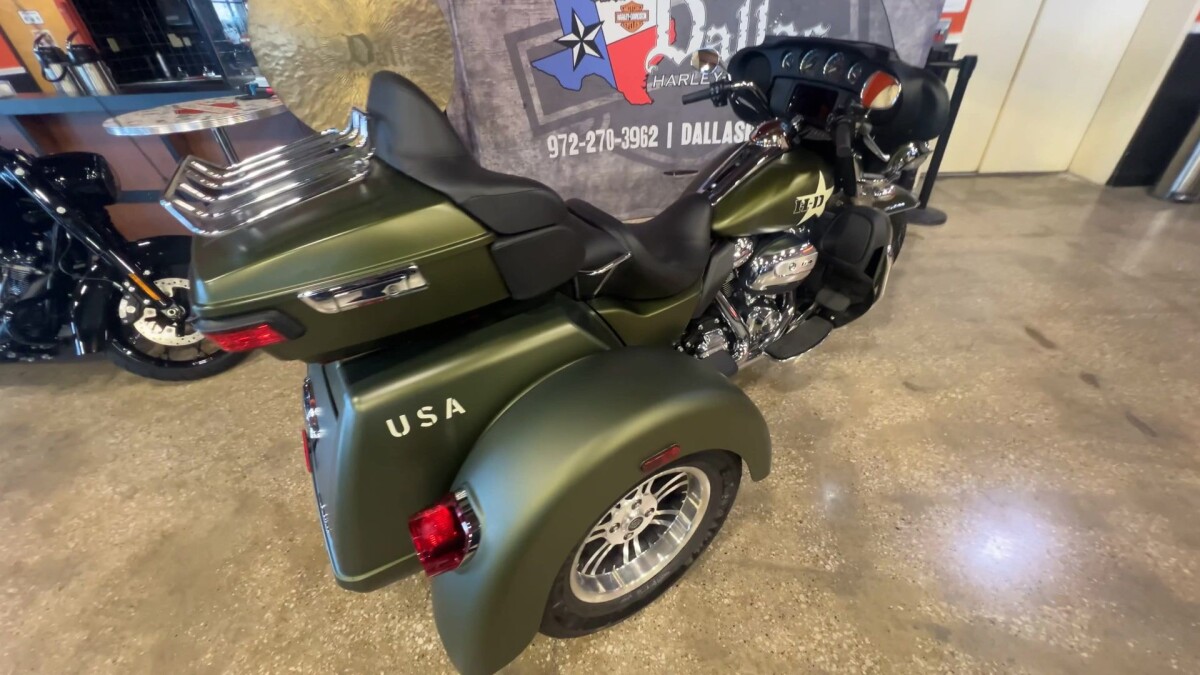2022 Harley-Davidson Tri Glide Ultra FLHTCUTG - Photo 4