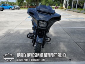 2025 Harley-Davidson<sup>®</sup> Street Glide® thumb 3