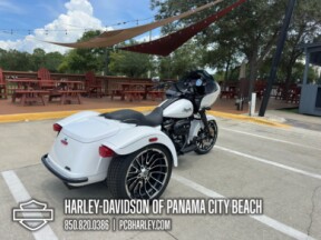 2025 Harley-Davidson® Road Glide® 3 thumb 3