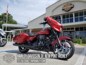 2025 Harley-Davidson<sup>®</sup> Street Glide® thumb 2