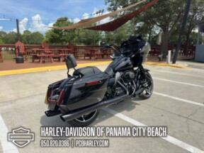 2025 Harley-Davidson® Road Glide™ thumb 3