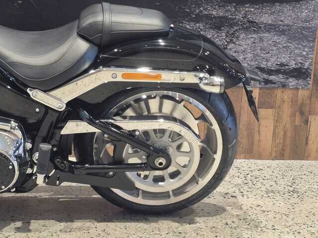 Harley-Davidson MY25 Harley-Davidson Softail Fat Boy S 117 w