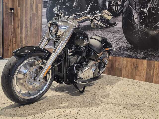 Harley-Davidson MY25 Harley-Davidson Softail Fat Boy S 117 w