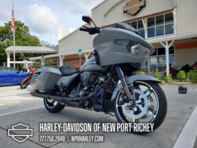 2025 Harley-Davidson® Road Glide™ thumb 2