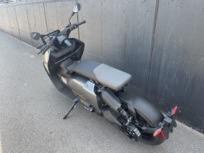 2023 BMW Motorrad CE 04 thumb 0