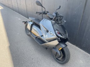 2023 BMW Motorrad CE 04 thumb 2