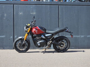 2025 Triumph Speed 400 thumb 1