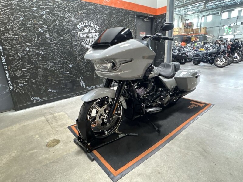 FLTRX 2025 Road Glide®